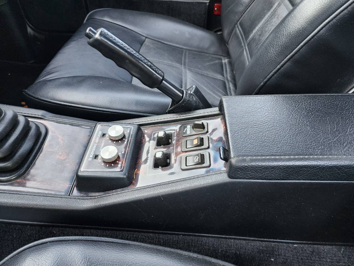 Nissan-300zx-1984-silver-22