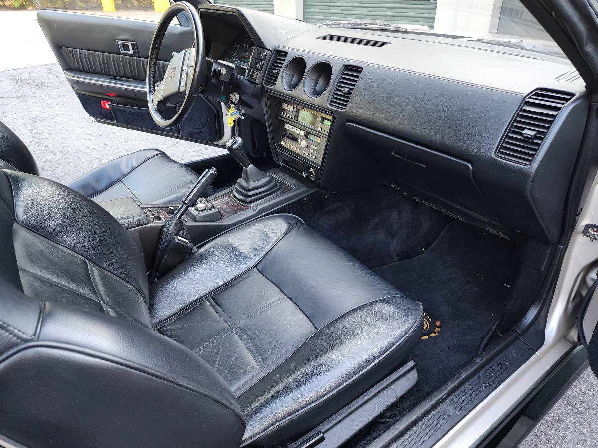 Nissan-300zx-1984-silver-23