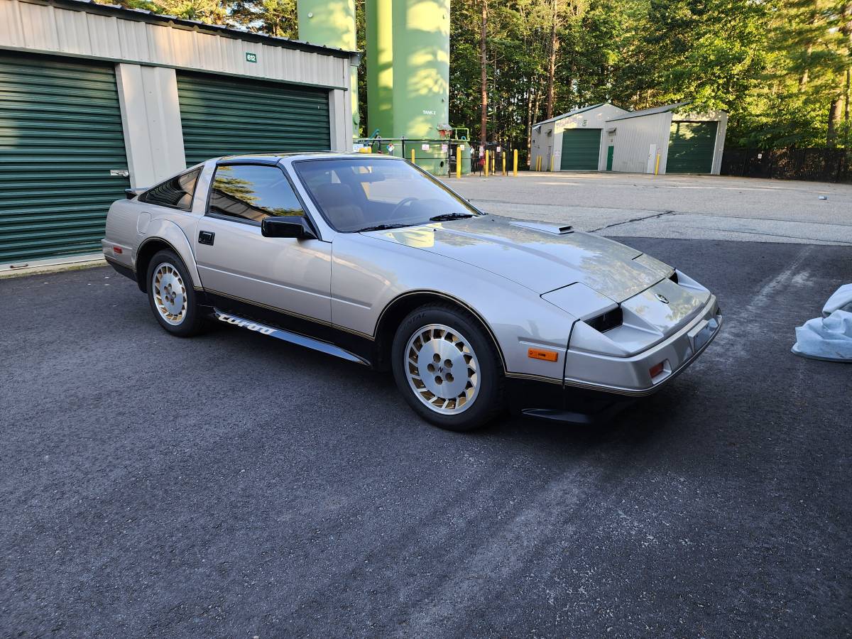Nissan-300zx-1984-silver-8