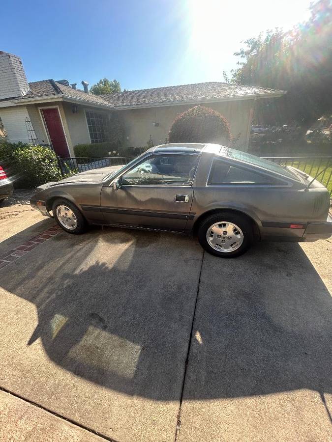 Nissan-300zx-1985-brown-5