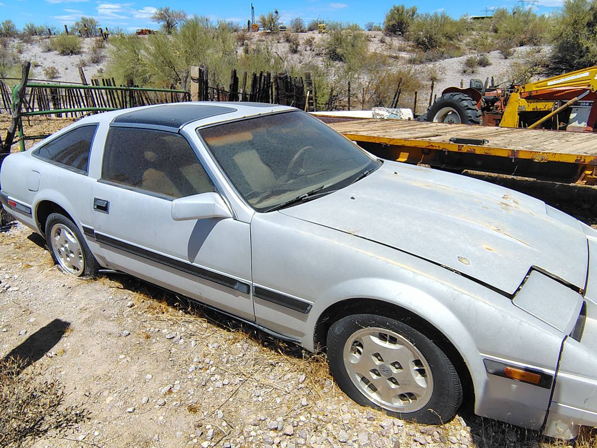 Nissan-300zx-1985-silver-8