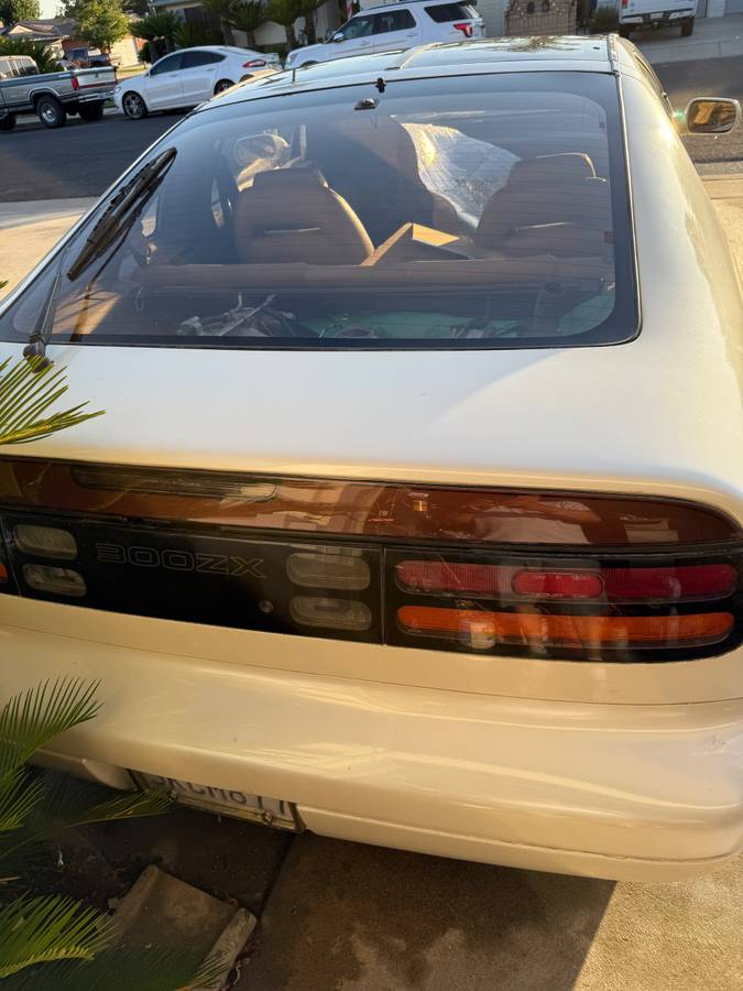 Nissan-300zx-1992-white-3