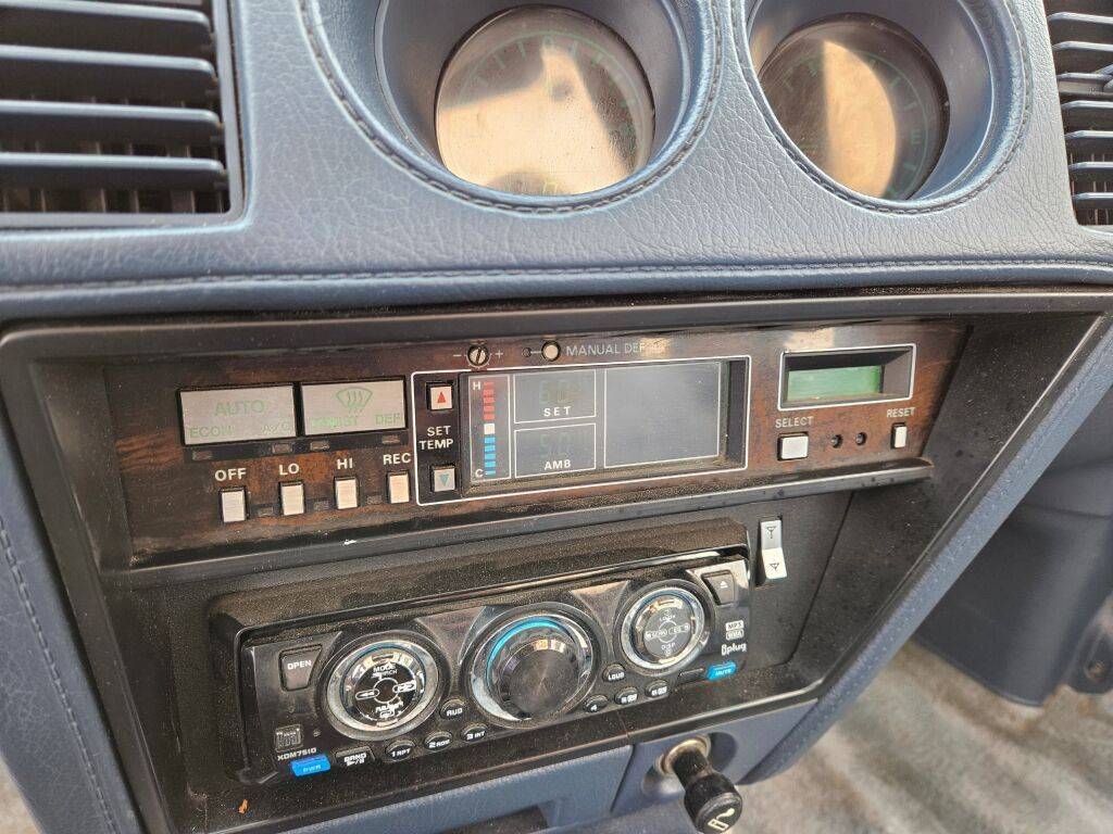 Nissan-300zx-base-1984-blue-17