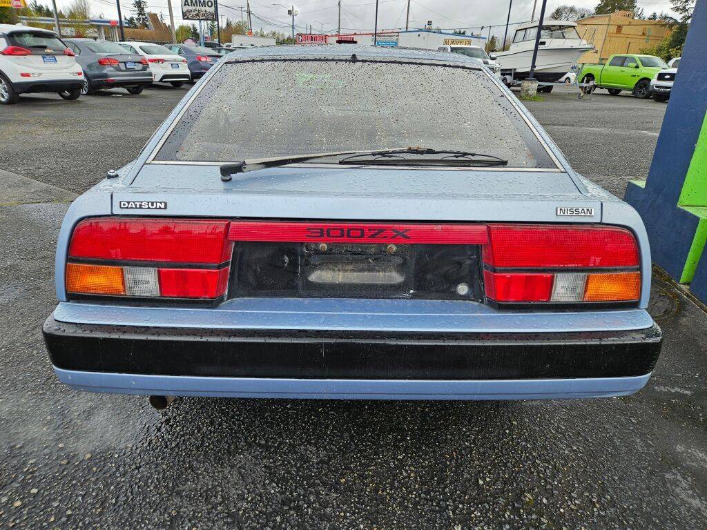 Nissan-300zx-base-1984-blue-3