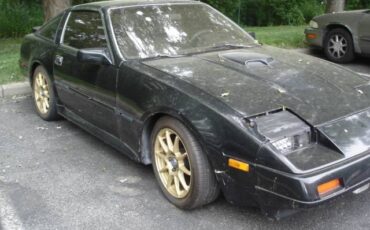 Nissan-300zx-coupe-with-t-tops-1987-black-3