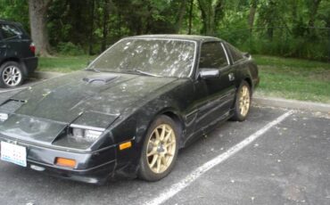 Nissan-300zx-coupe-with-t-tops-1987-black-5