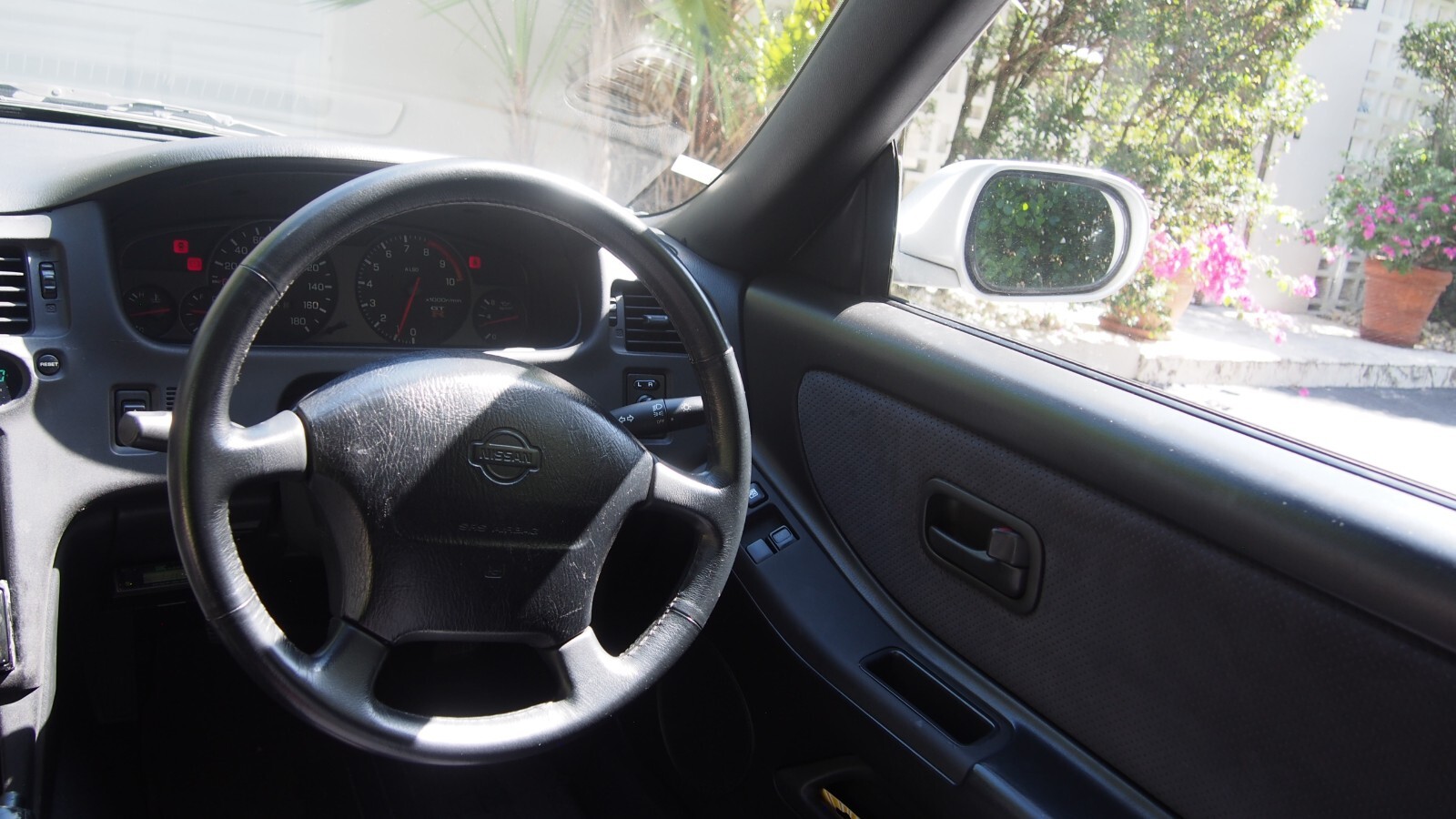 Nissan-GT-R-1995-Coupe-11