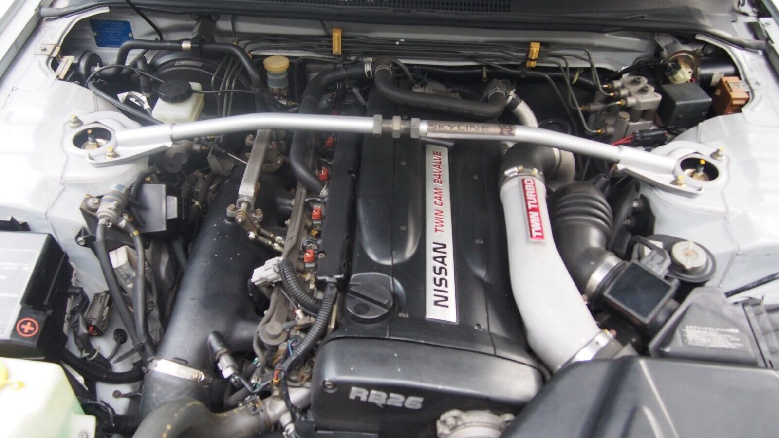 Nissan-GT-R-1995-Coupe-17