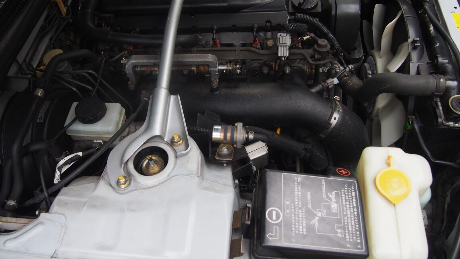 Nissan-GT-R-1995-Coupe-18
