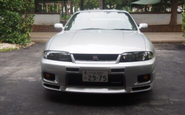 Nissan-GT-R-1995-Coupe-2