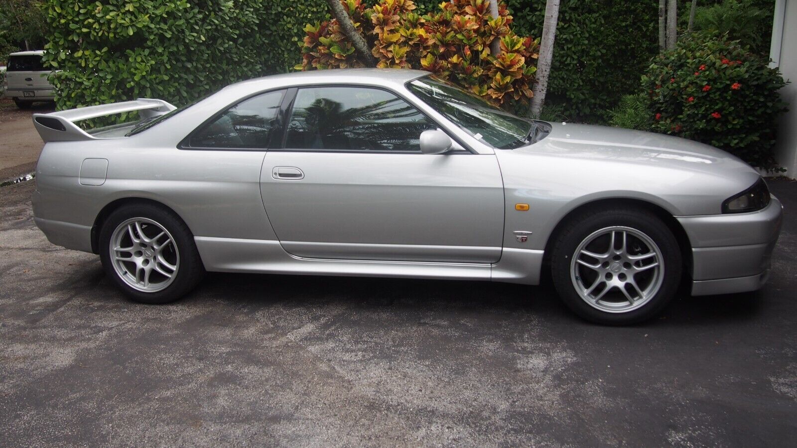 Nissan-GT-R-1995-Coupe