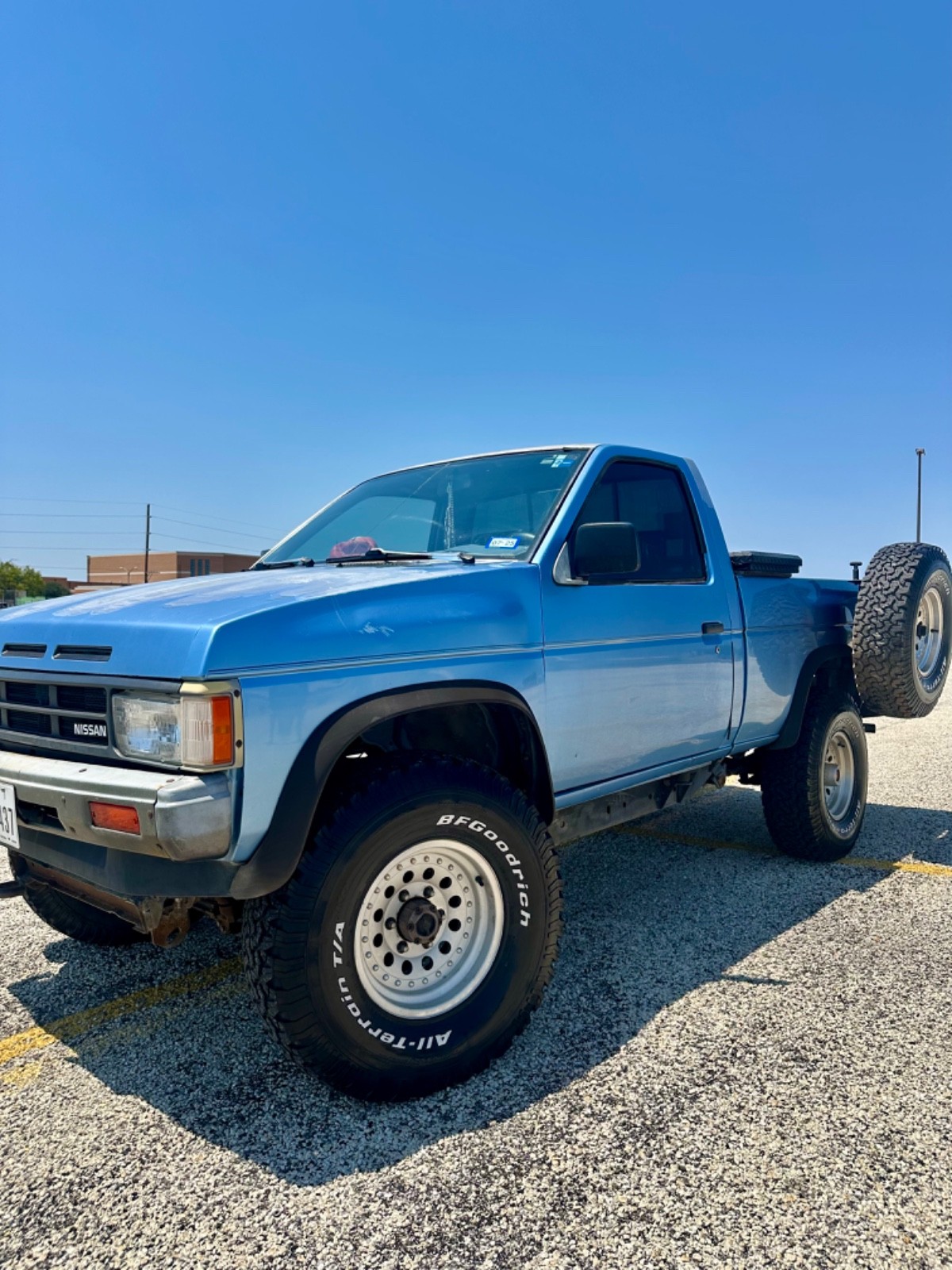 Nissan-Other-1988-Standard-Cab-Pickup-2