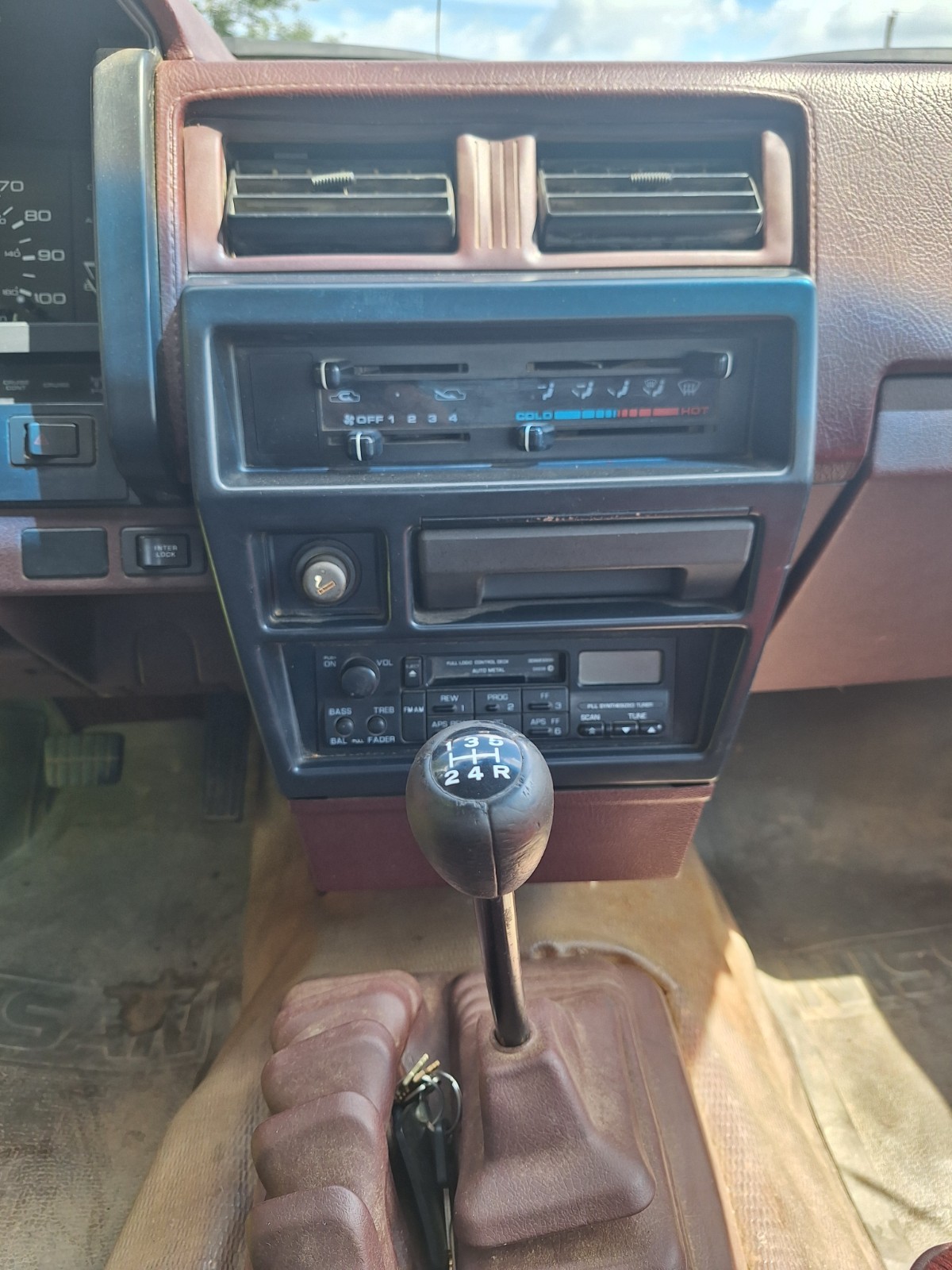 Nissan-Other-Pickups-1992-pickup-cab-9