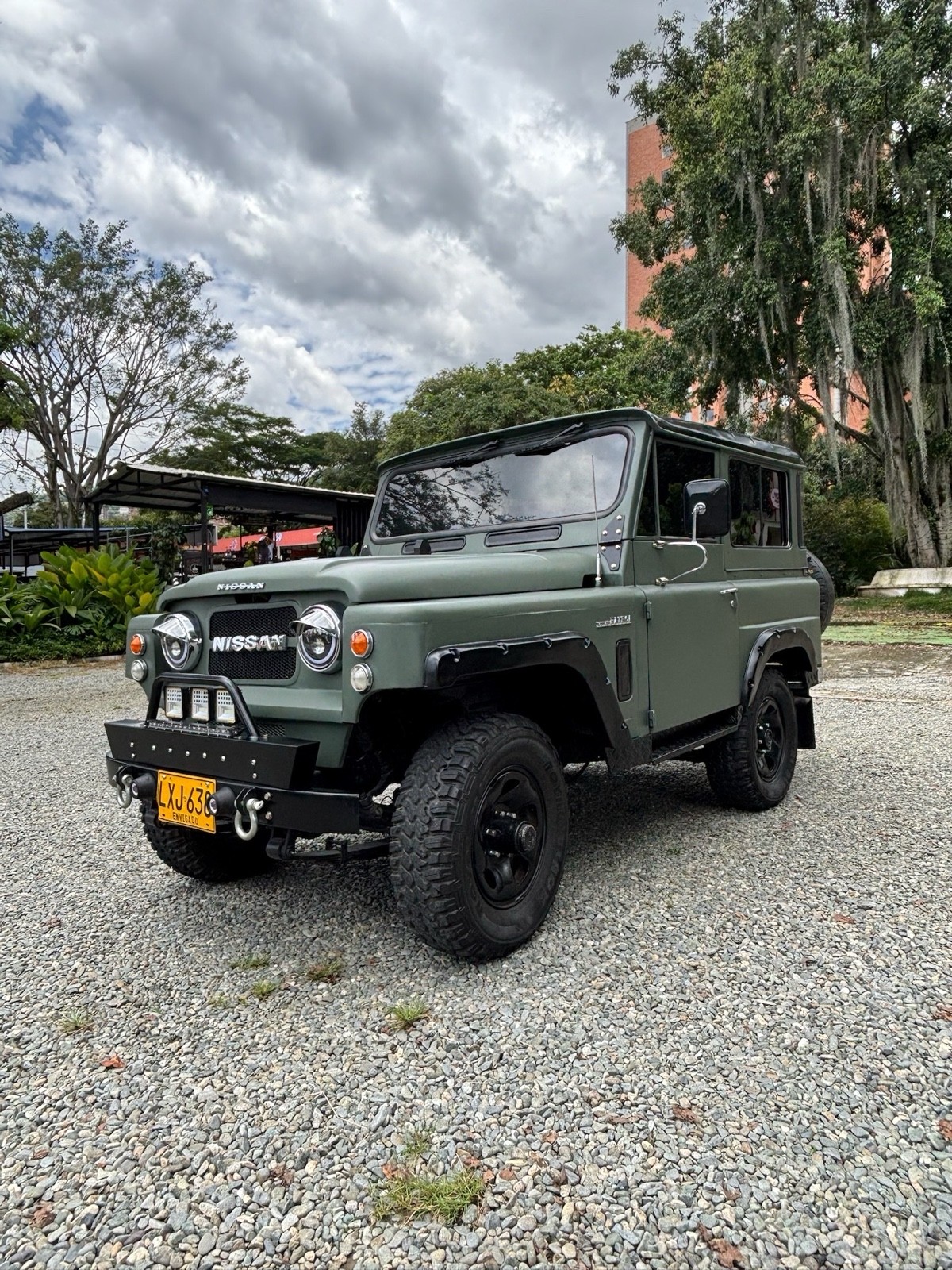 Nissan-Patrol-1974-5