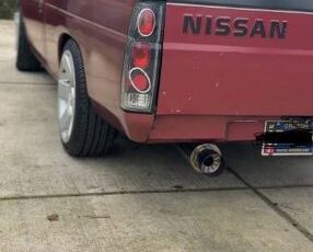 Nissan-Pickup-1988-1