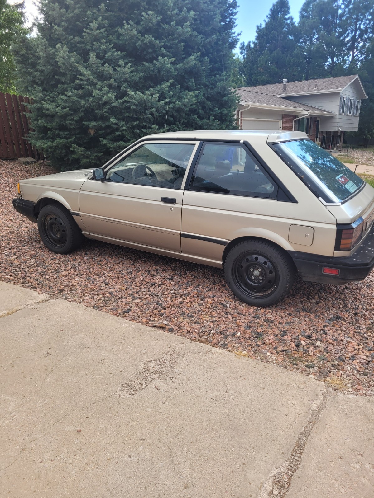 Nissan-Sentra-1987-Hatchback