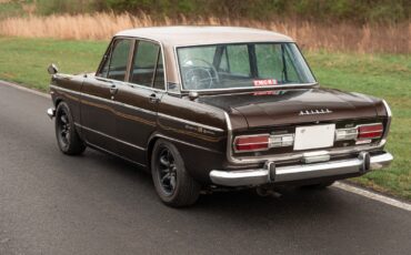 Nissan-Skyline-1968-Sedan-1