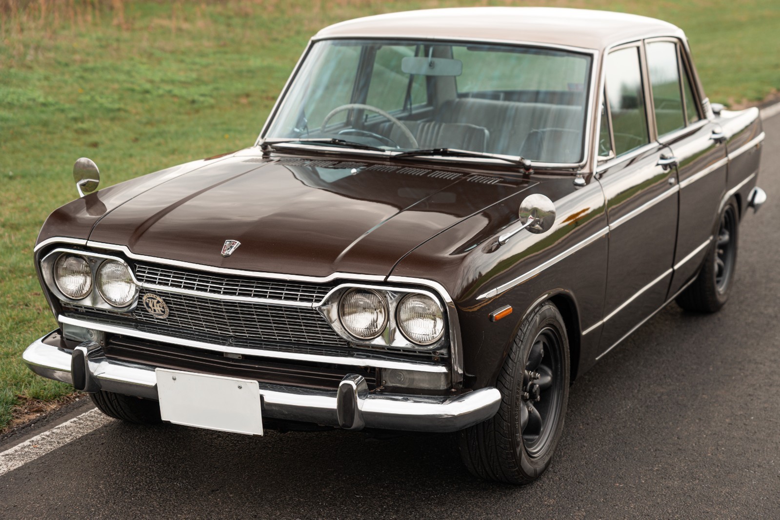 Nissan-Skyline-1968-Sedan-2