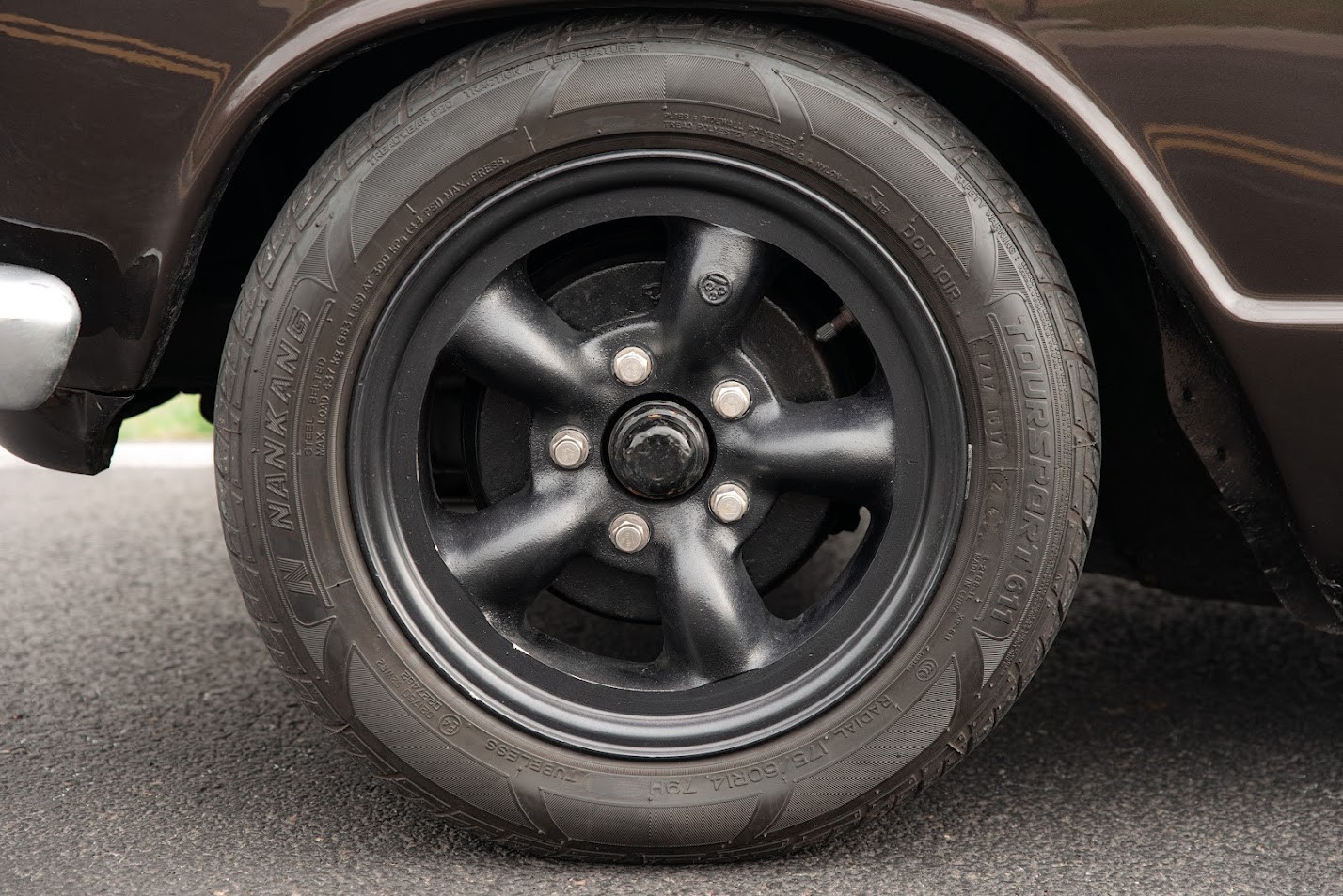Nissan-Skyline-1968-Sedan-21