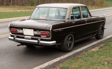 Nissan-Skyline-1968-Sedan-3