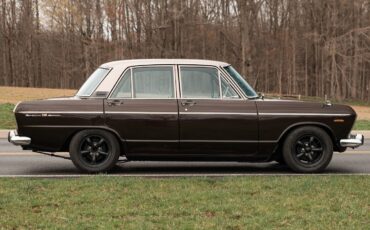 Nissan-Skyline-1968-Sedan-4
