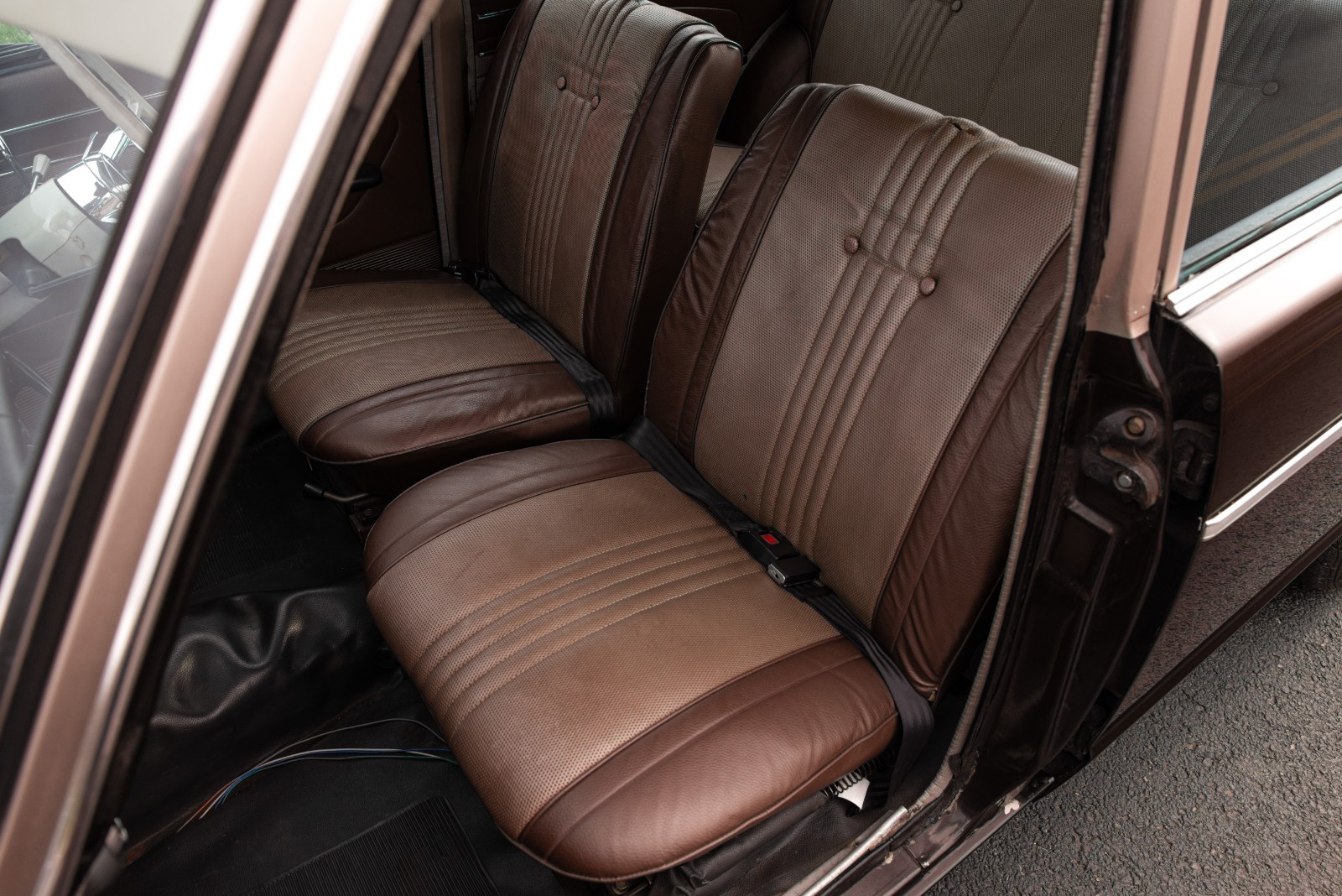 Nissan-Skyline-1968-Sedan-5