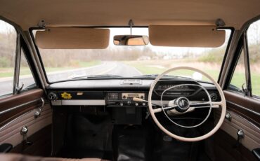Nissan-Skyline-1968-Sedan-8