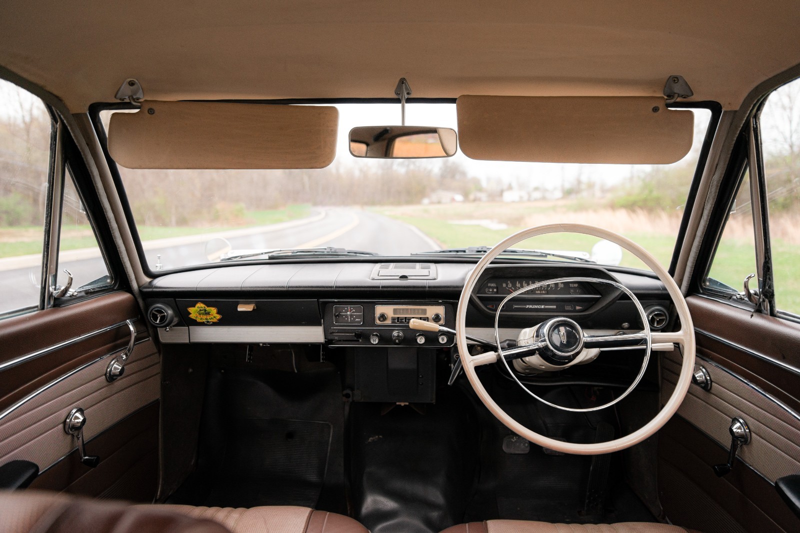 Nissan-Skyline-1968-Sedan-8