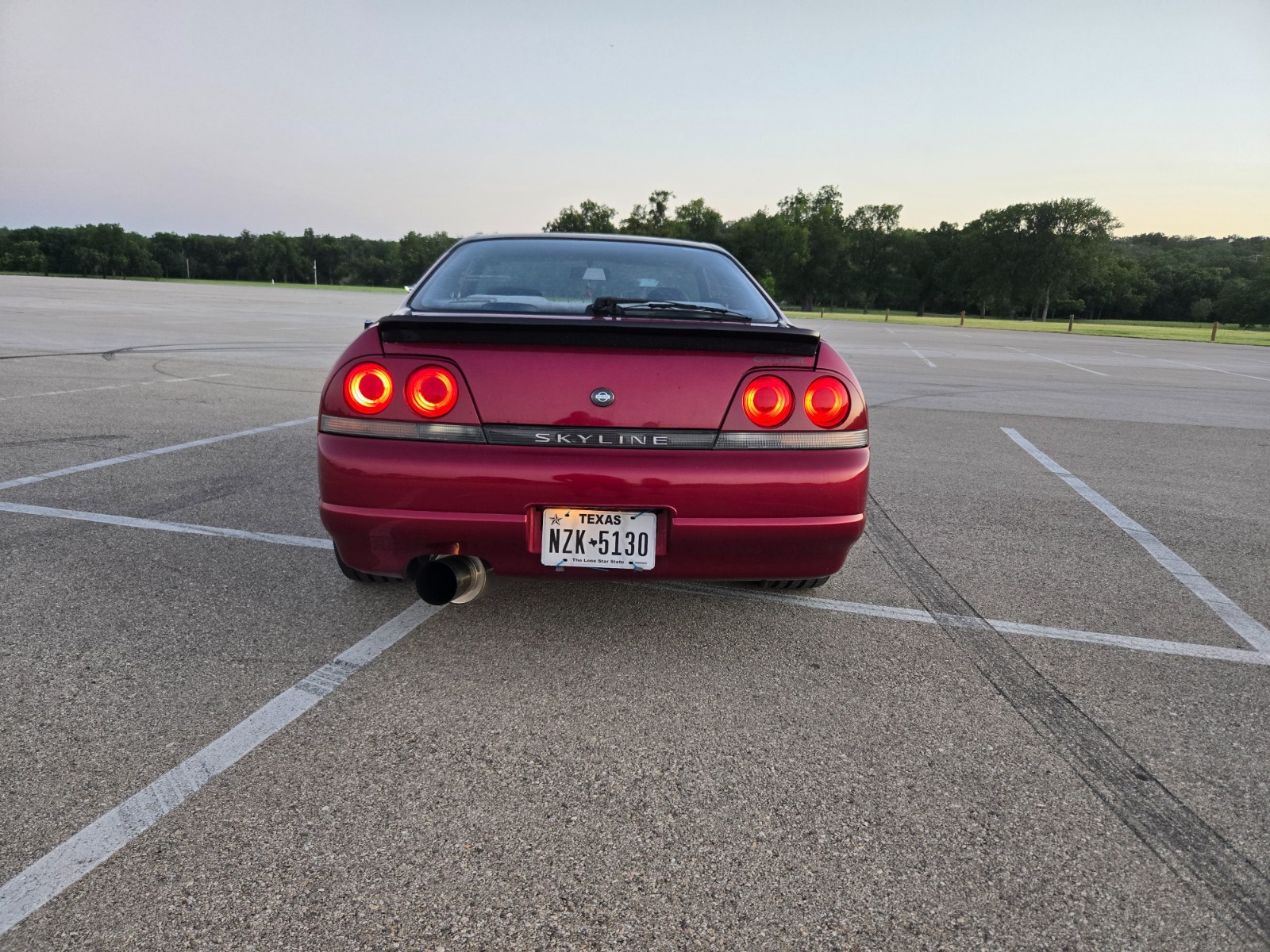 Nissan-Skyline-1993-Coupe-1