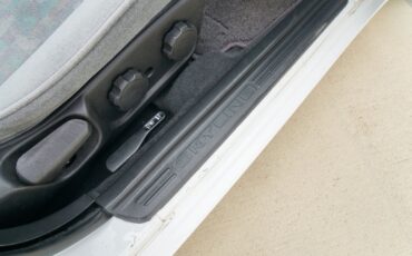 Nissan-Skyline-1995-Sedan-16