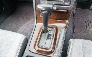 Nissan-Skyline-1995-Sedan-17