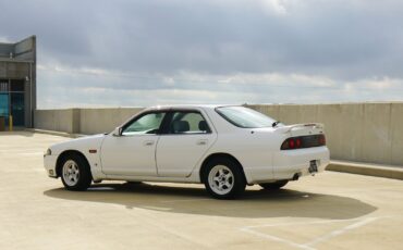 Nissan-Skyline-1995-Sedan-3