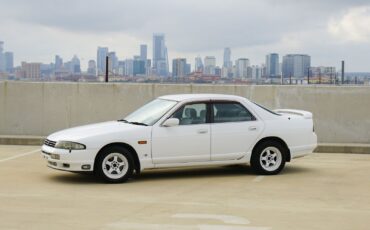 Nissan-Skyline-1995-Sedan