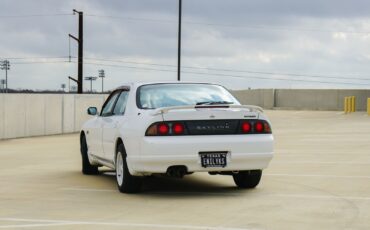 Nissan-Skyline-1995-Sedan-4