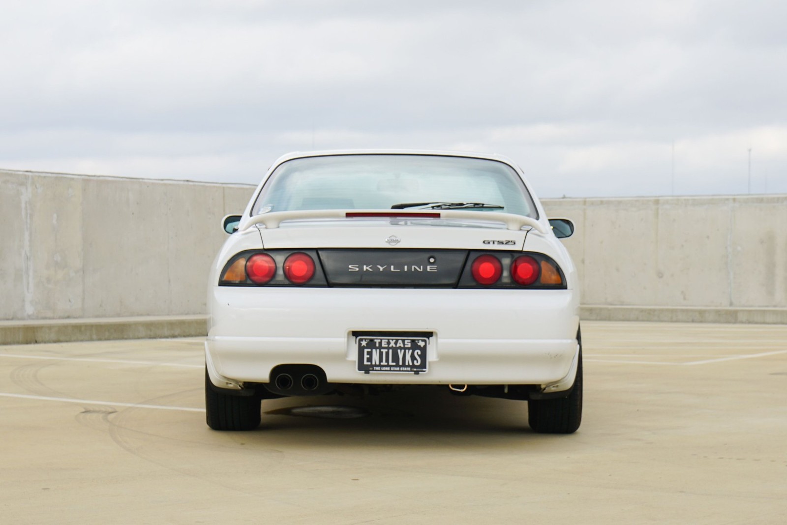 Nissan-Skyline-1995-Sedan-5