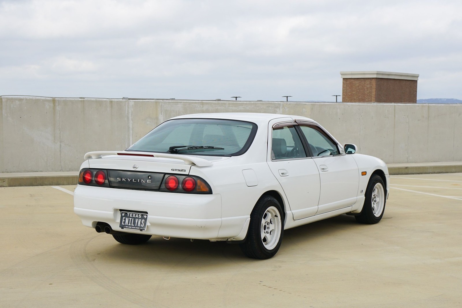 Nissan-Skyline-1995-Sedan-6