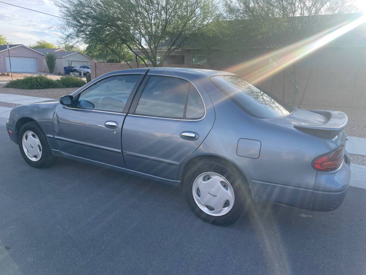 Nissan-altima-1993-3