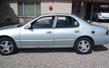 Nissan-altima-1995-grey