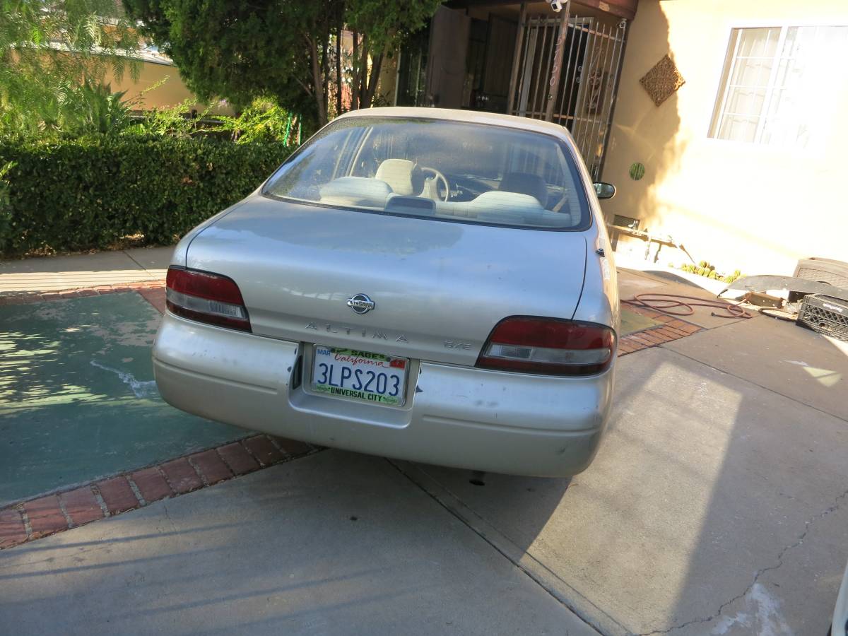 Nissan-altima-1995-silver-5