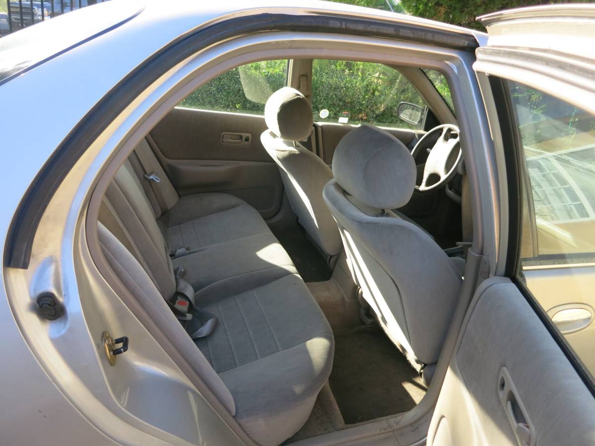 Nissan-altima-1995-silver-9