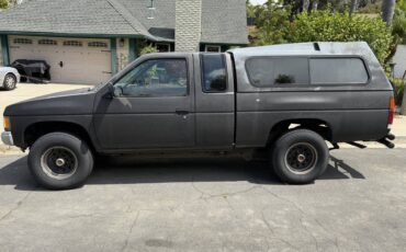 Nissan-d21-1992-black-1
