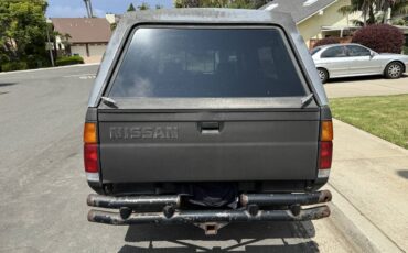 Nissan-d21-1992-black-2