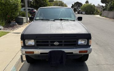 Nissan-d21-1992-black