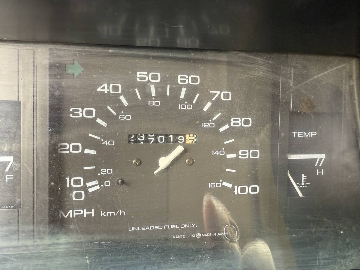 Nissan-d21-1992-black-5
