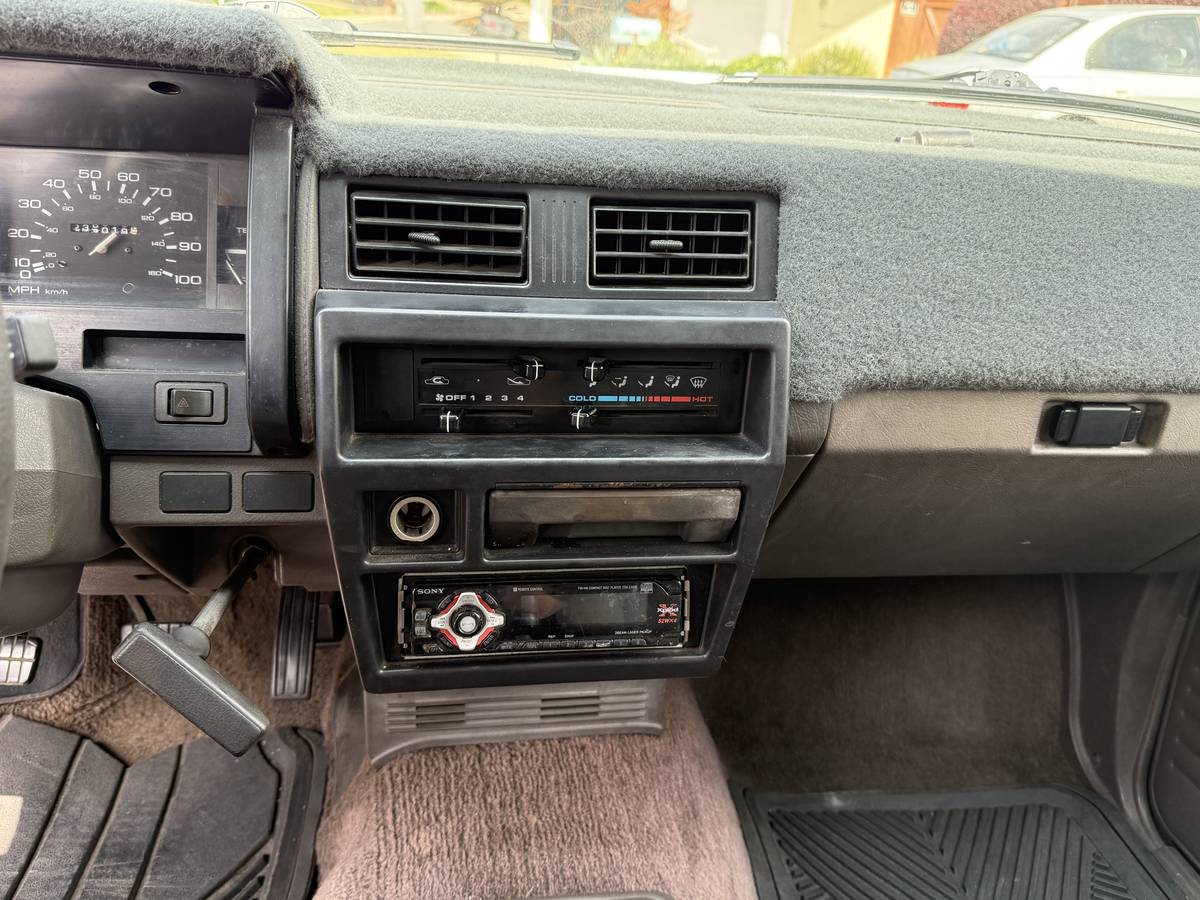 Nissan-d21-1992-black-8