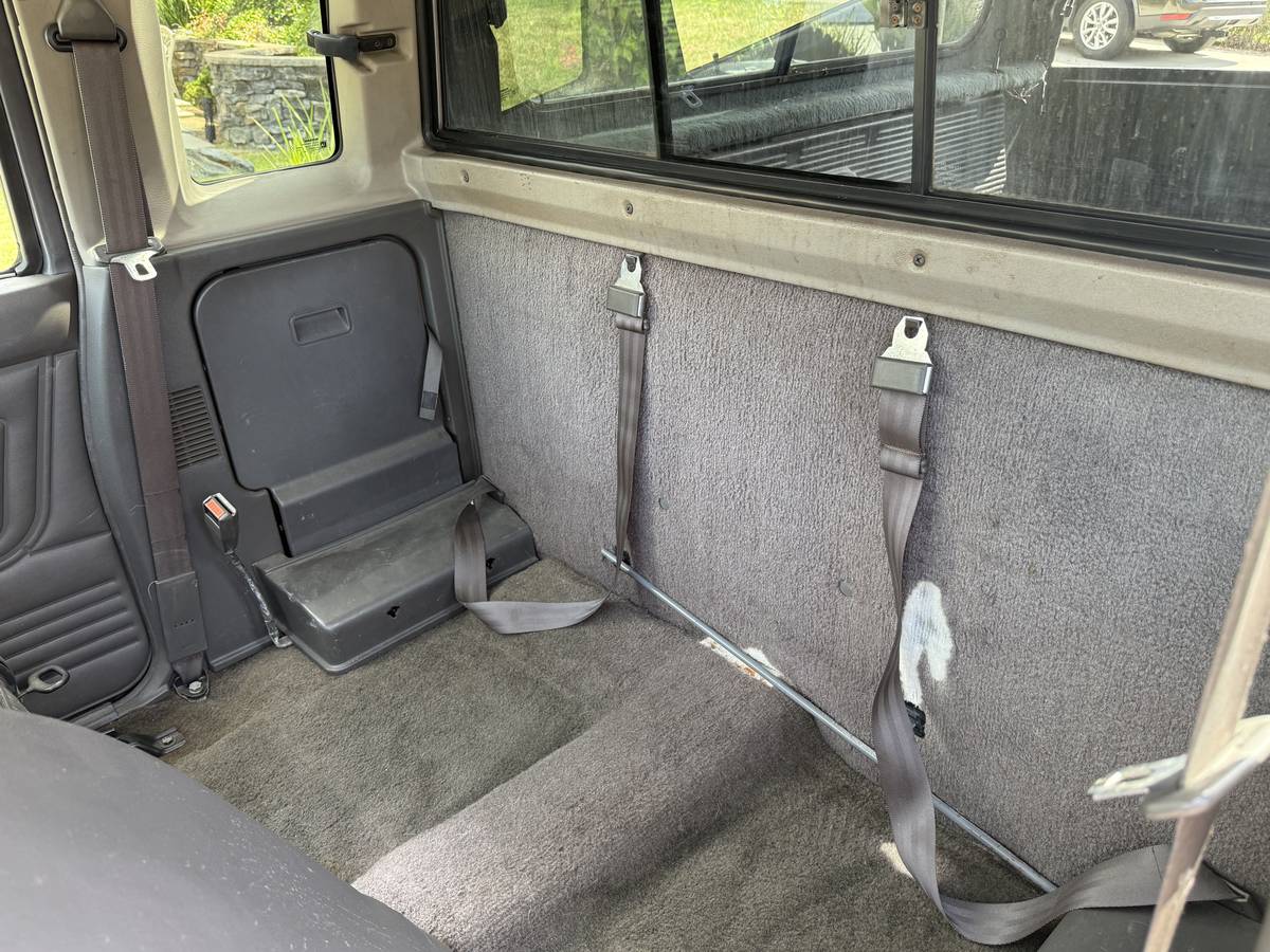 Nissan-d21-1992-black-9