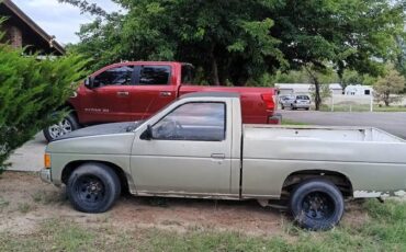 Nissan-d21-hardbody-1986-orange-1