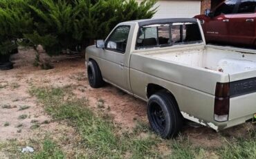 Nissan-d21-hardbody-1986-orange-2
