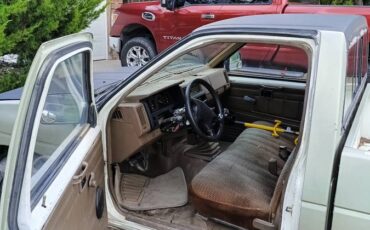 Nissan-d21-hardbody-1986-orange-3