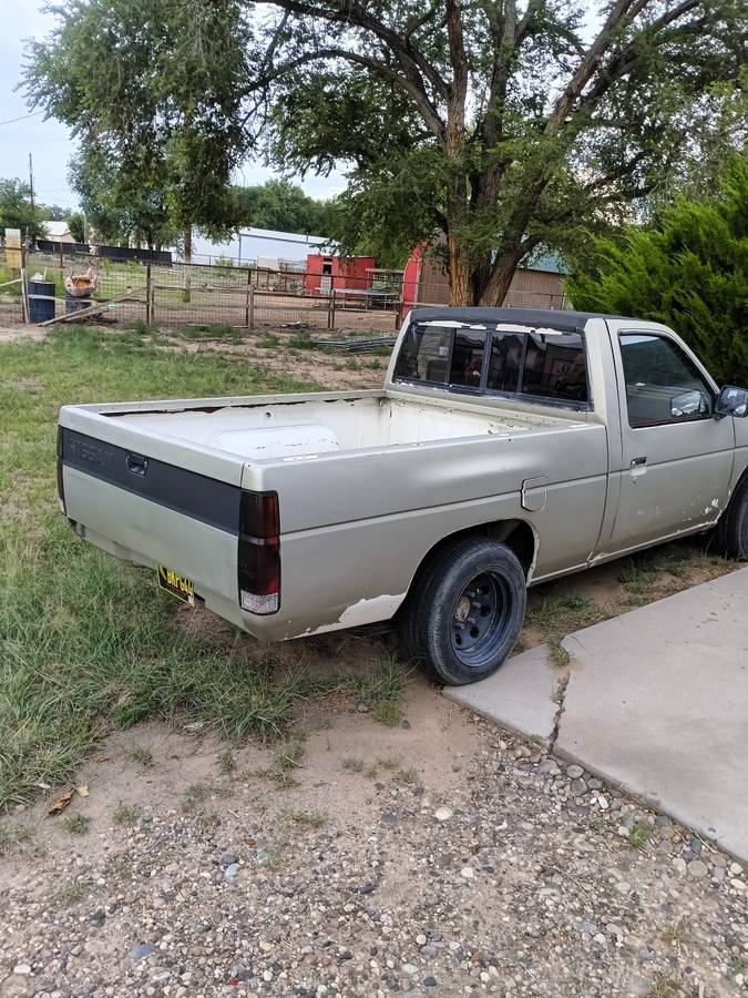 Nissan-d21-hardbody-1986-orange-4